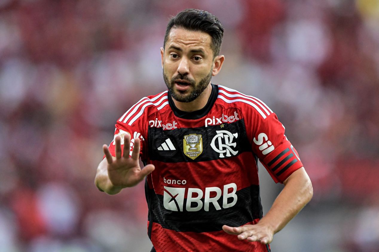 Everton Ribeiro em ação pelo Flamengo