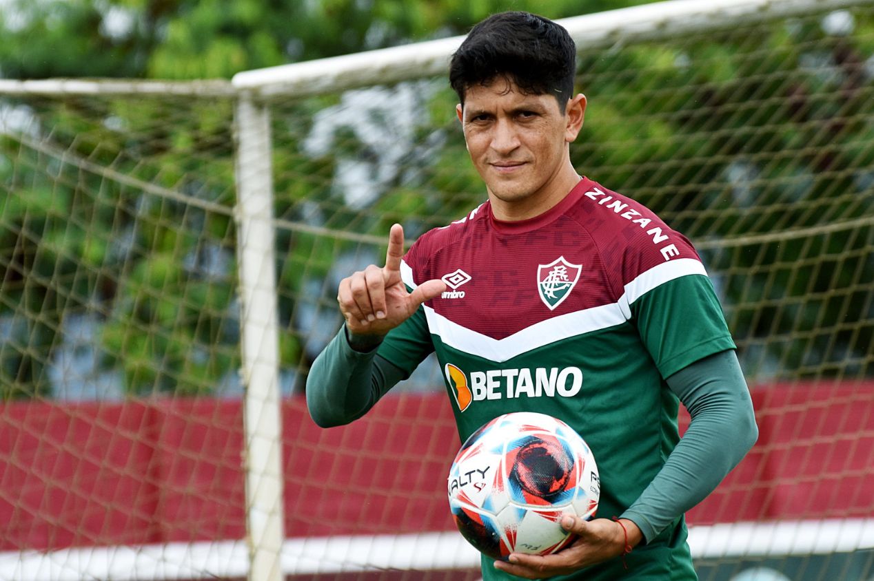 Germán Cano em ação pelo Fluminense