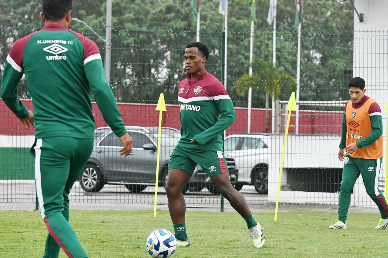 Jhon Arias em ação pelo Fluminense