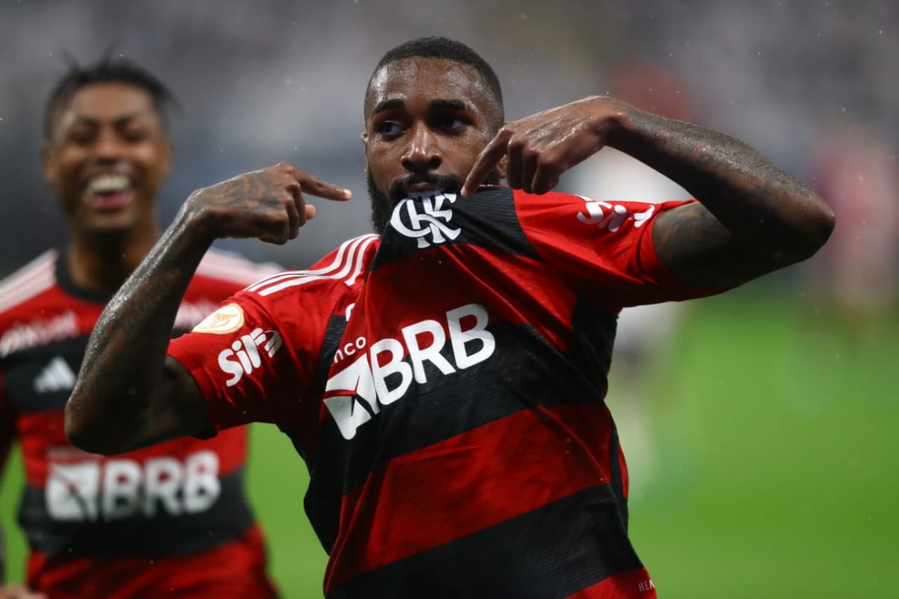 Gerson em ação pelo Flamengo