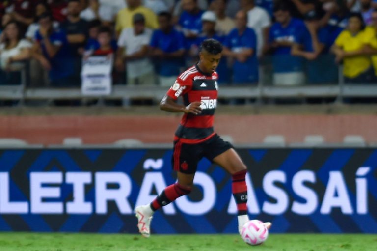 Bruno Henrique renovou contrati com o Flamengo até dezembro de 2026