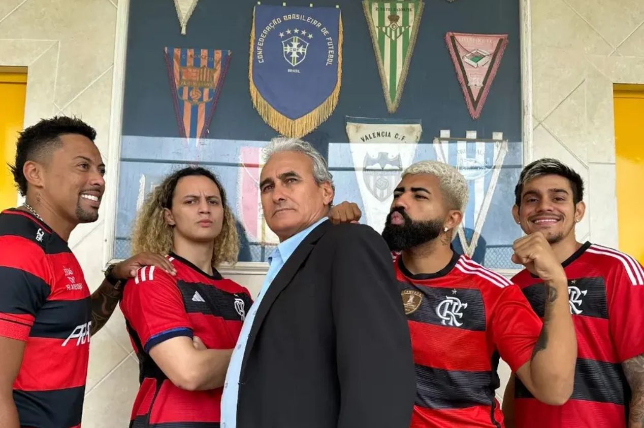 Sósia de Tite se encontrou com os "dublês" de Gabigol, Pedro e Bruno Henrique