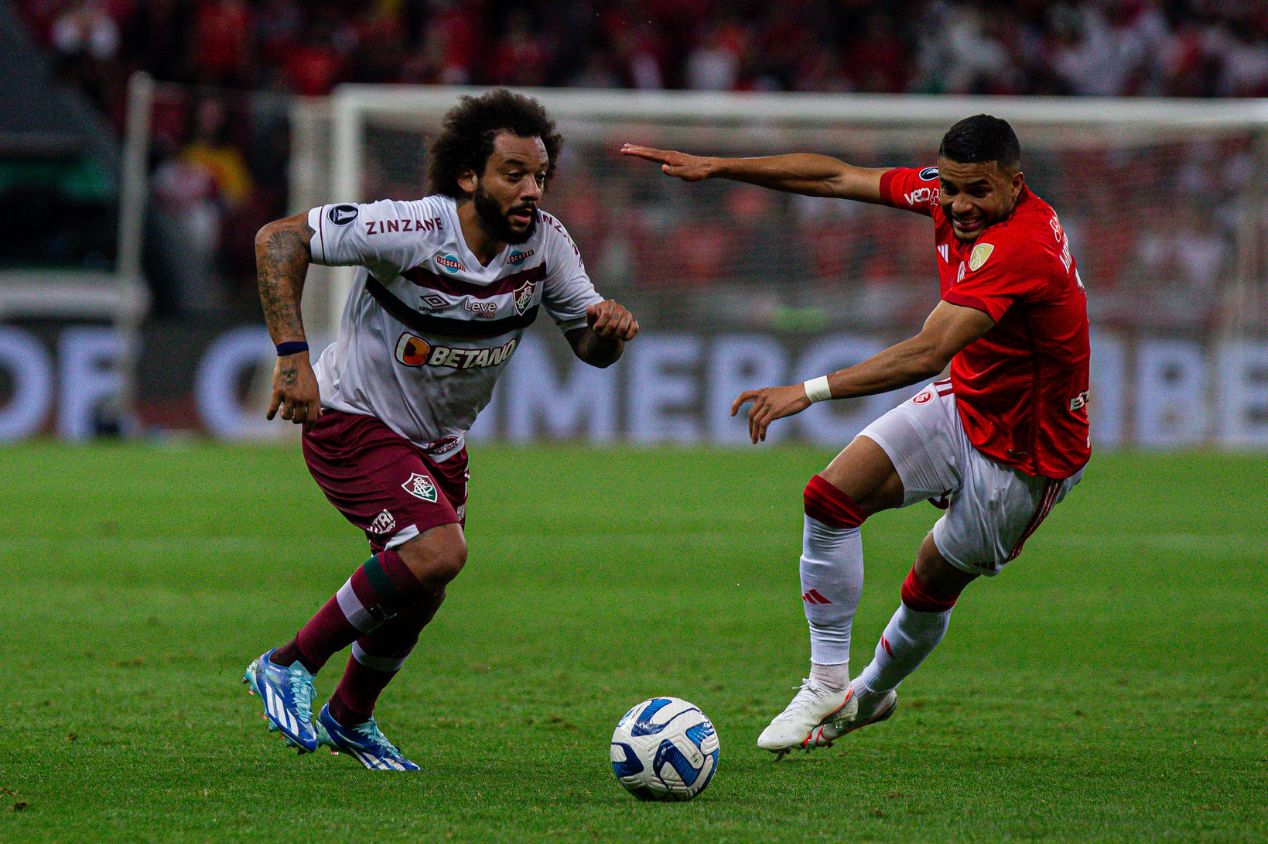 Marcelo em ação pelo Fluminense