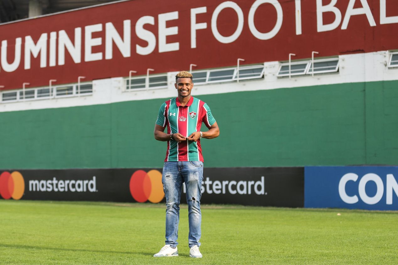 Marlon Santos em ação pelo Fluminense