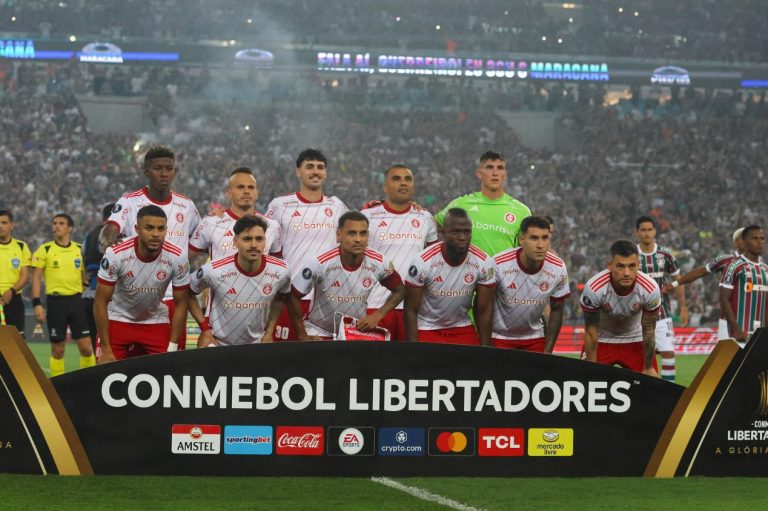 Eduardo Coudet divulgou a lista de relacionados para o jogo entre Internacional x Fluminense