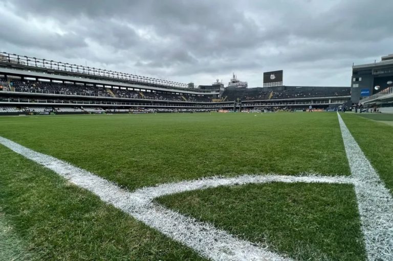 Estádio Urbano Caldeira foi palco de Santos x Vasco pelo Campeonato Brasileiro