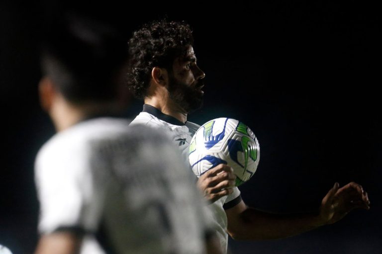 Diego Costa em ação pelo Botafogo