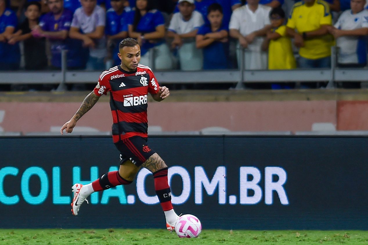 Everton Cebolinha em ação pelo Flamengo