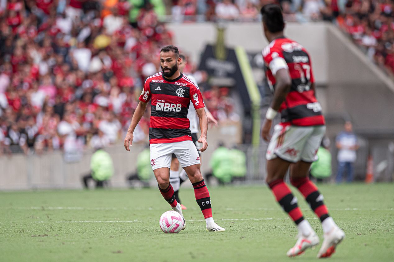 Thiago Maia em ação pelo Flamengo