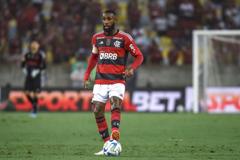 Gerson em ação pelo Flamengo