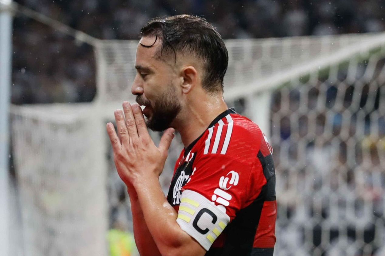 Everton Ribeiro em ação pelo Flamengo