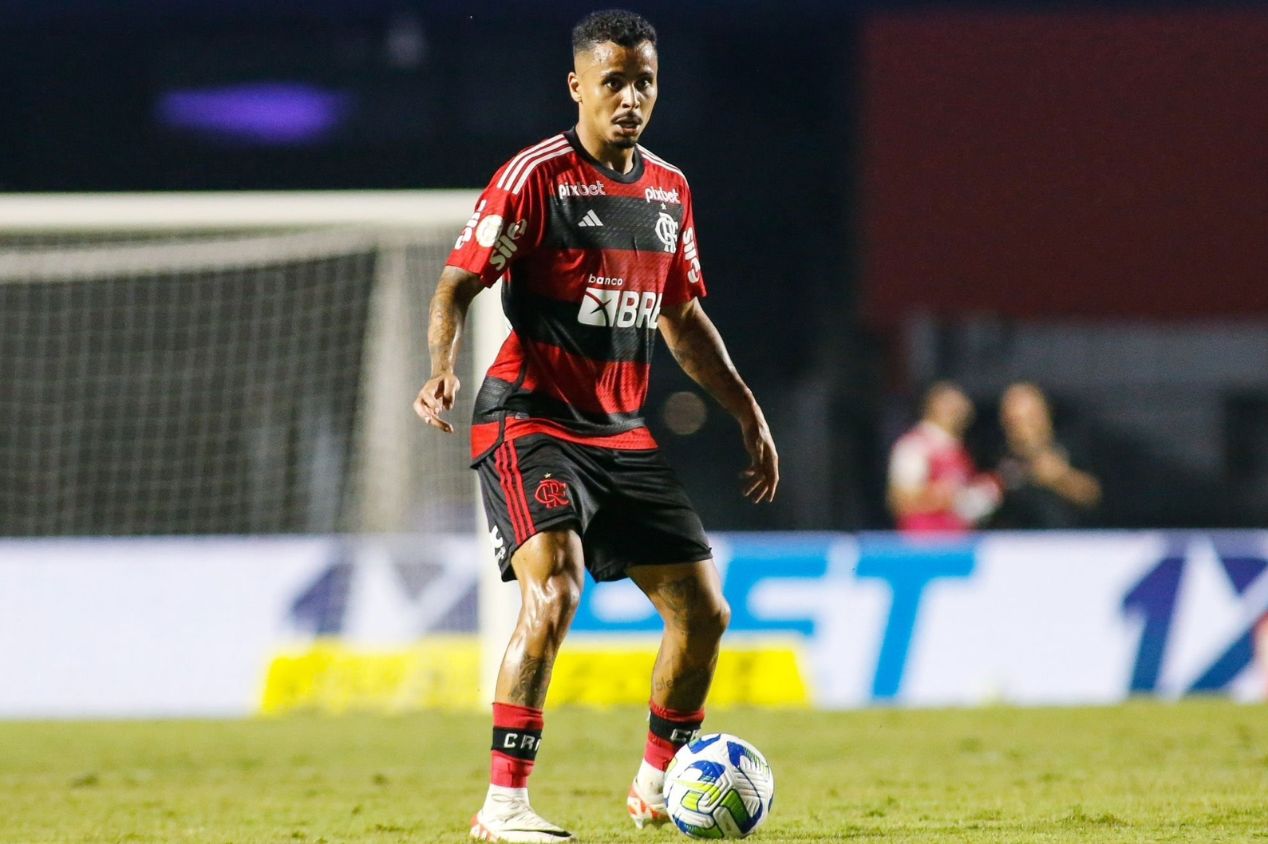 Allan em ação pelo Flamengo